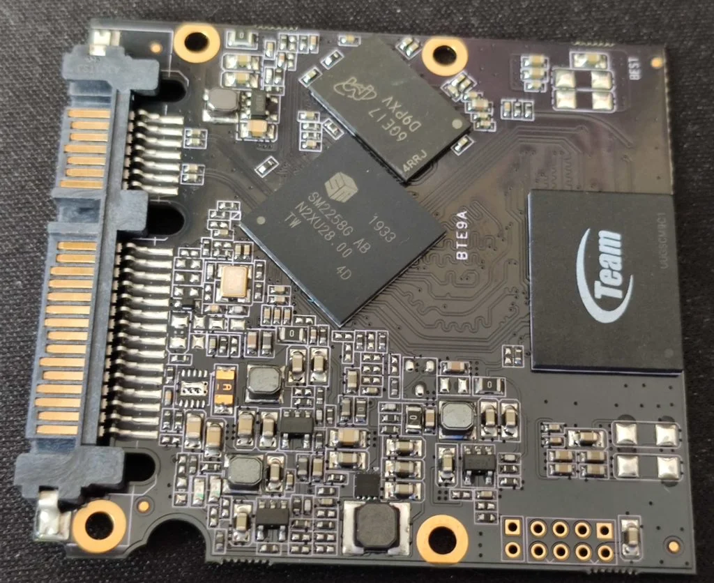 interior disco duro ssd
